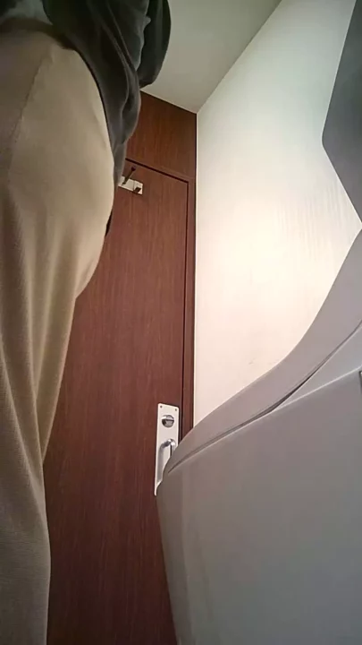 隠し撮り！可愛いJDの裸体が丸見えの衝撃映像 のスクリーンショット 1