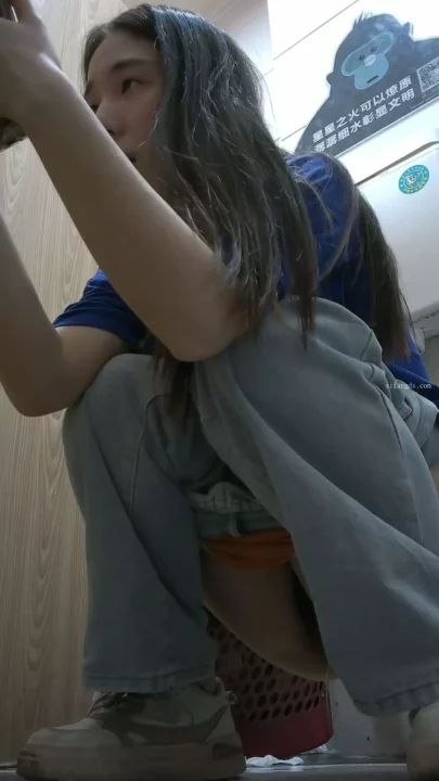 女子トイレ盗撮!大学近くで仕掛けられた罠 のスクリーンショット 1