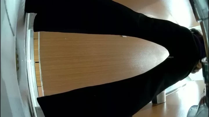 衝撃リーク！クラブ女子トイレ盗撮 プレミアムCP のスクリーンショット 2