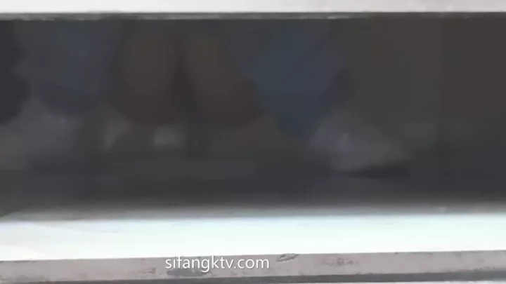 中国トイレ盗撮！まさかの4K高画質で丸見え のスクリーンショット 2