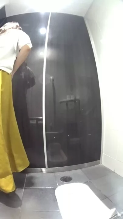 【美人揃い】駅トイレの盗撮事件簿！7人の秘密 のスクリーンショット 2
