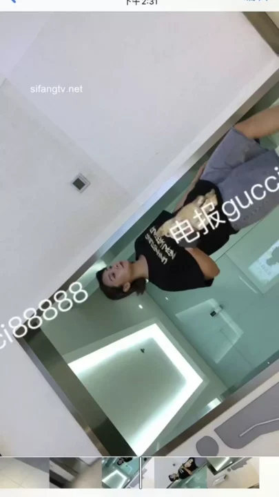 中国の公衆トイレで盗撮!美女の決定的瞬間 のスクリーンショット 1