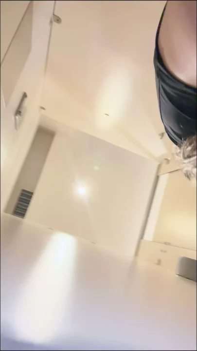 隠し撮り！ダンス学生たちのトイレ隠し撮り のスクリーンショット 3