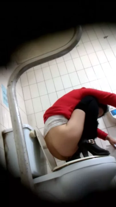 トイレの個室で盗撮される女子大生の秘密 のスクリーンショット 3