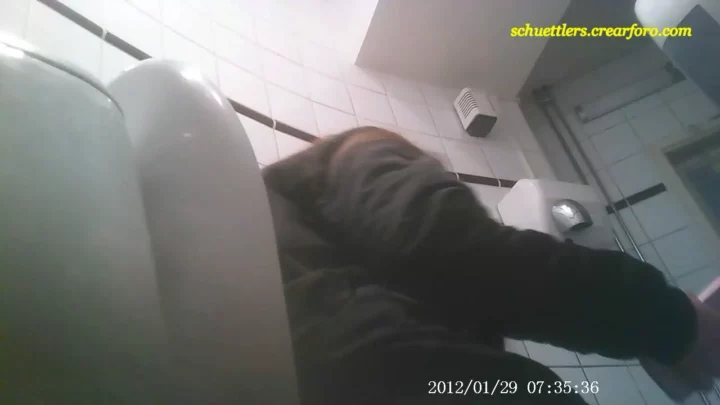 女学生の秘密のひととき。トイレで繰り広げられる甘美な誘惑 のスクリーンショット 4