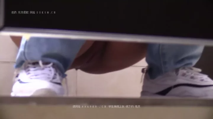 女子トイレ盗撮！中国の隠しカメラが捉えた衝撃の瞬間 のスクリーンショット 6