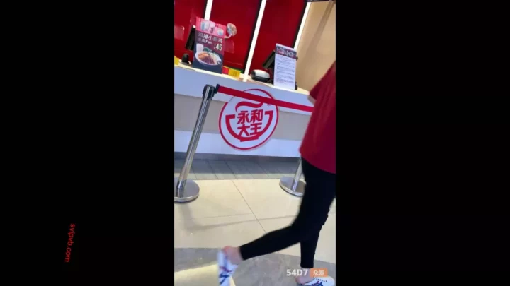 【限定公開】魅惑の女神たち！禁断のトイレ盗撮集 のスクリーンショット 6