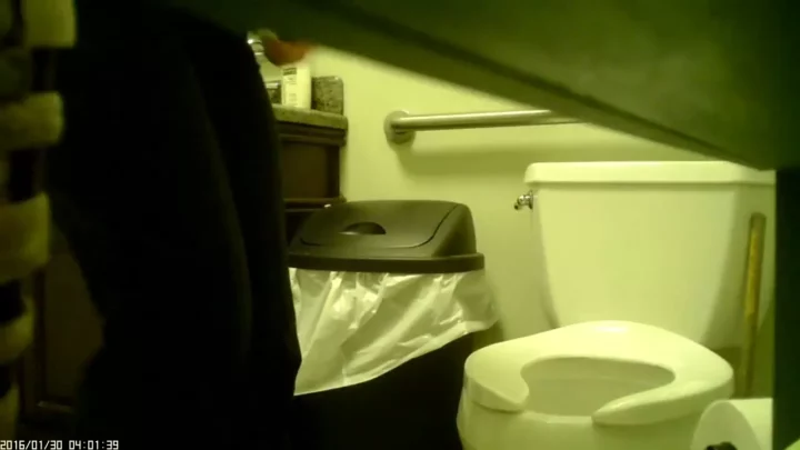 公園のバイオトイレで仕掛けられた盗撮カメラ！ のスクリーンショット 11