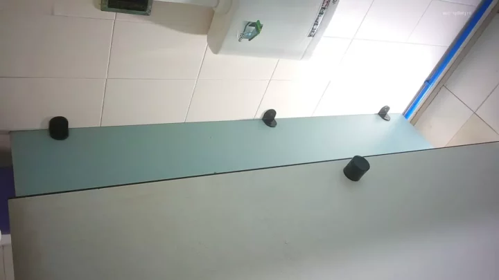 女子トイレ盗撮！中国の隠しカメラが捉えた衝撃の瞬間 のスクリーンショット 12