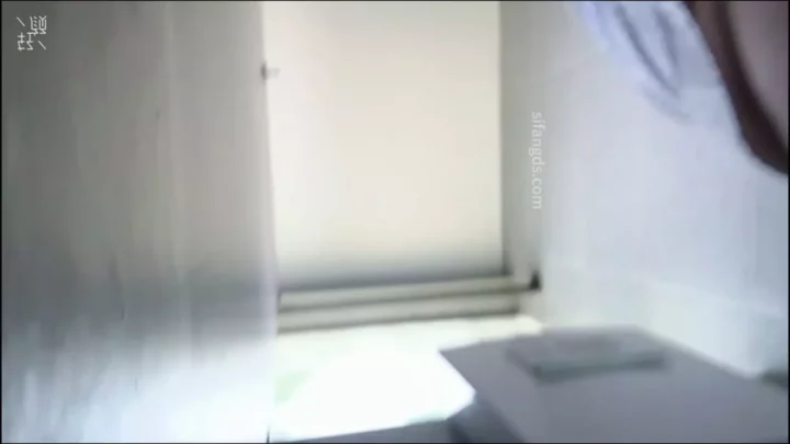 オフィスビルの女子トイレで盗撮！衝撃の密室 のスクリーンショット 4