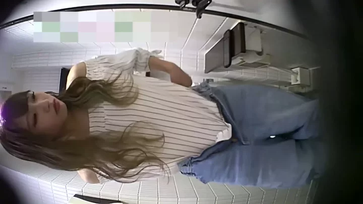 衝撃！女子トイレに潜む盗撮カメラ、その全貌 のスクリーンショット 1