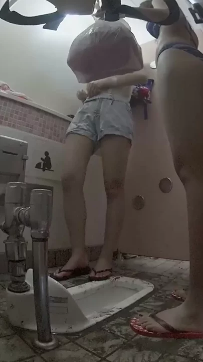 潮風と秘め事。和式トイレ覗き見25連発 のスクリーンショット 3