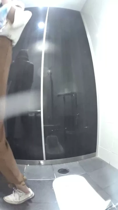 うっかりママのピンチ！トイレに落とした車の鍵と秘密の視線 のスクリーンショット 5