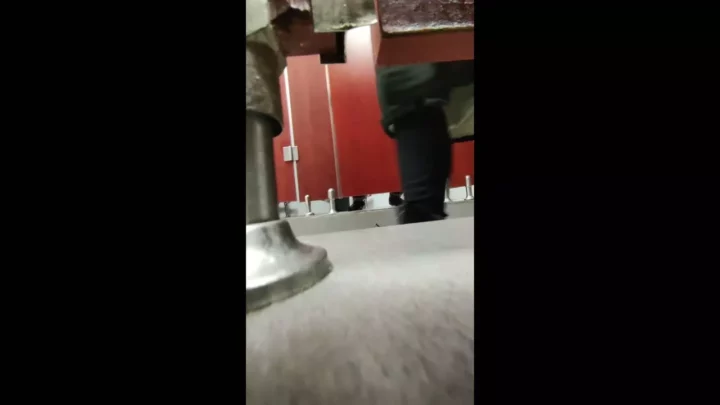 【盗撮】中国の公共トイレで美人女性を隠し撮り のスクリーンショット 9