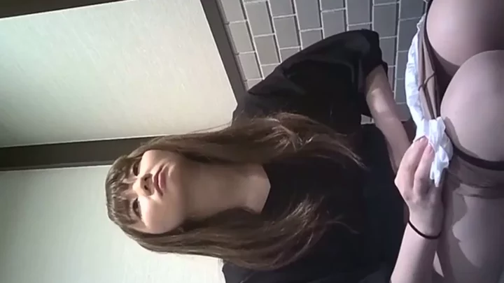 女子大生のトイレを盗撮！無防備な素顔を激写 のスクリーンショット 7