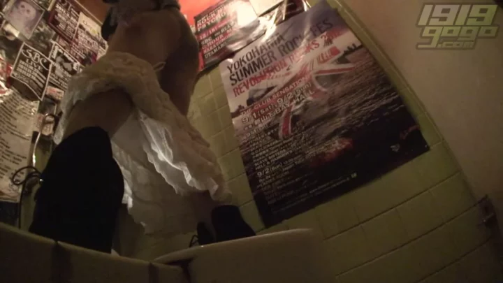【完全ガチ撮り】トイレで狙われたモデルたちの秘め事 のスクリーンショット 4