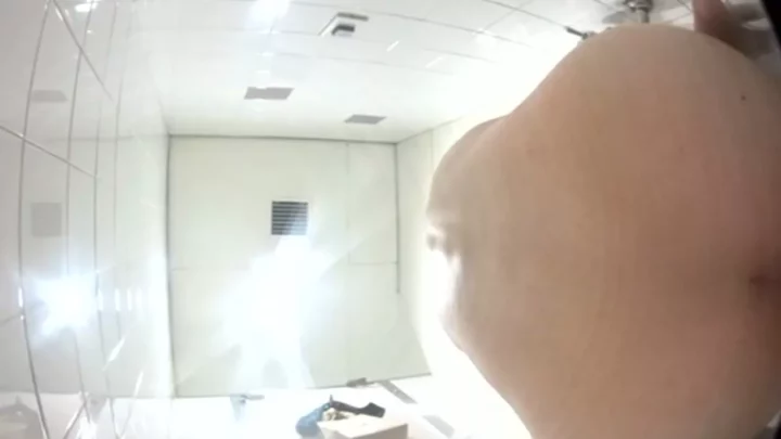 女子大生のトイレを盗撮！無防備な素顔を激写 のスクリーンショット 4