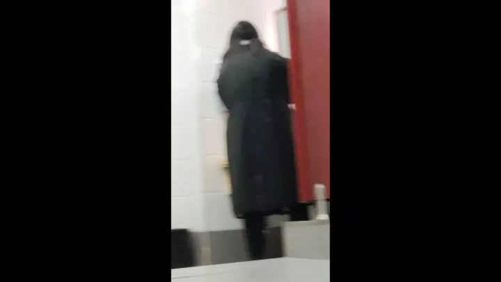 【盗撮】中国の公共トイレで美人女性を隠し撮り のスクリーンショット 12