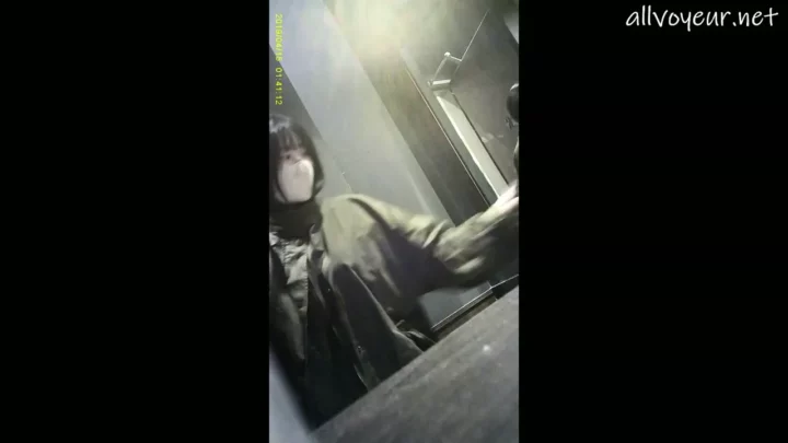 土屋太鳳似の美女が限界を超えて…衝撃の嘔吐 のスクリーンショット 2
