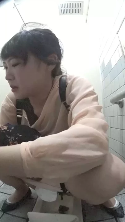 潮風と秘め事…ビーチトイレで大胆隠し撮り！ のスクリーンショット 6