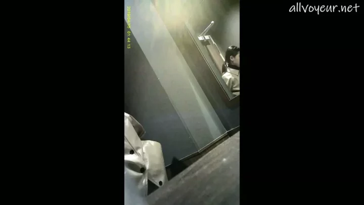 土屋太鳳似の美女が限界を超えて…衝撃の嘔吐 のスクリーンショット 3