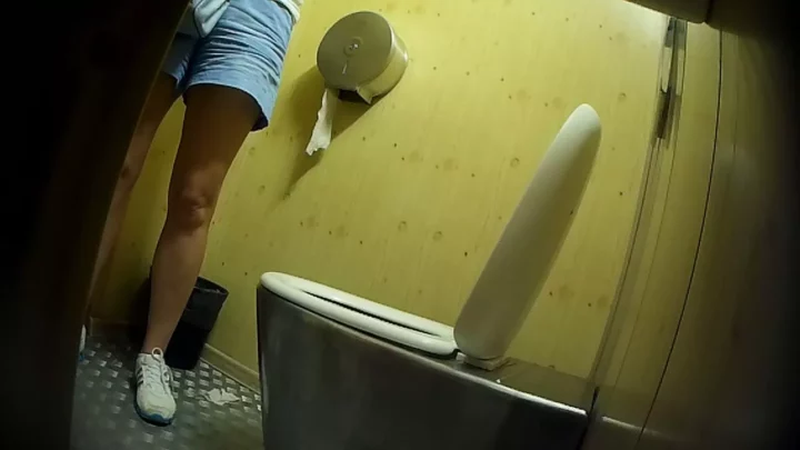 真夜中の公衆トイレで背徳のヌード！ のスクリーンショット 3