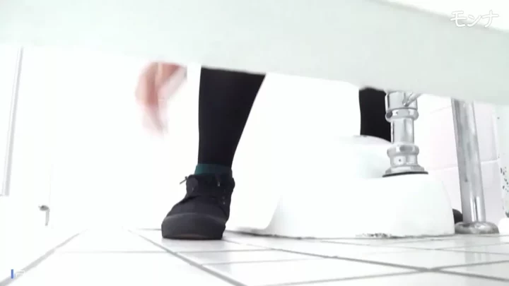 美麗な隠し撮り！絶景の野外排泄を完全収録 のスクリーンショット 1