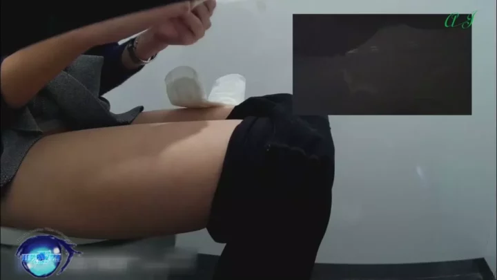 名門女子大トイレに隠しカメラ！知られざる麗しの瞬間 のスクリーンショット 5