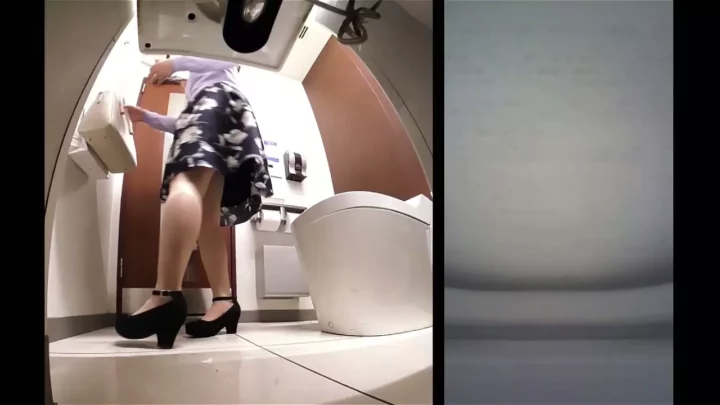 【覗き見】デパートのトイレでまさかの放糞現場を目撃！ のスクリーンショット 2