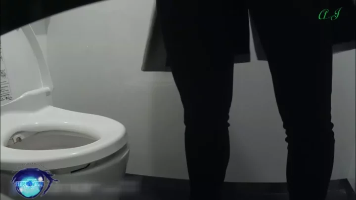 名門女子大トイレに隠しカメラ！知られざる麗しの瞬間 のスクリーンショット 6