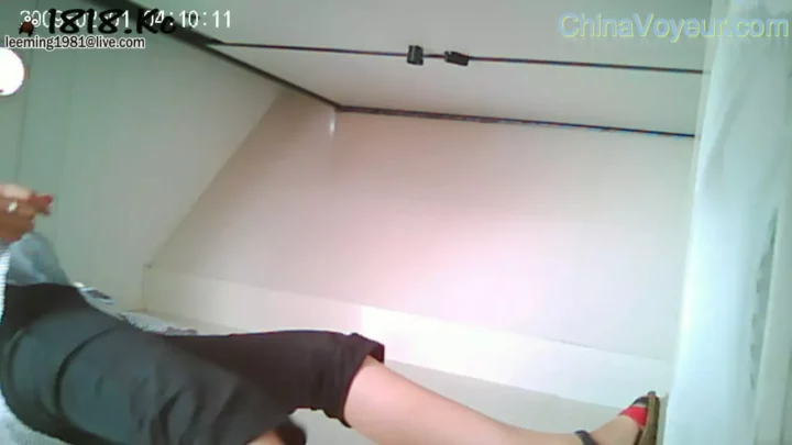 中国のトイレ隠し撮り！覗き見気分を刺激する盗撮映像 のスクリーンショット 4