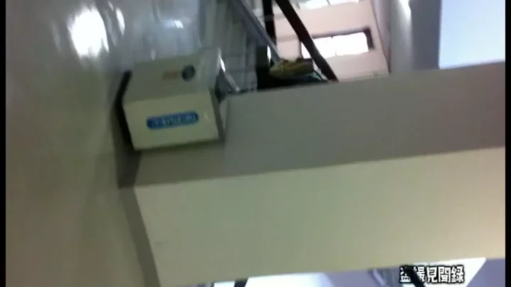 【隠し撮り】複数コンビニで盗撮！トイレで用を足す美女たち のスクリーンショット 8