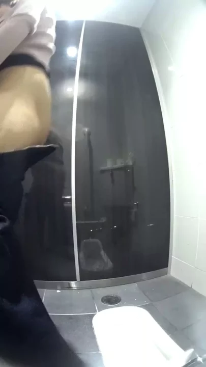 美女だらけの駅トイレで繰り広げられる秘密の快楽！ のスクリーンショット 5