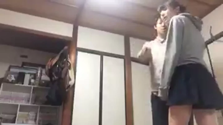 奥手な眼鏡っ娘の初めて…純粋すぎる素顔にドキドキ のスクリーンショット 1