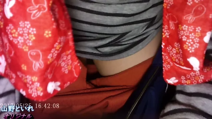 隠し撮りトイレ盗撮！女子の決壊寸前お漏らし のスクリーンショット 2