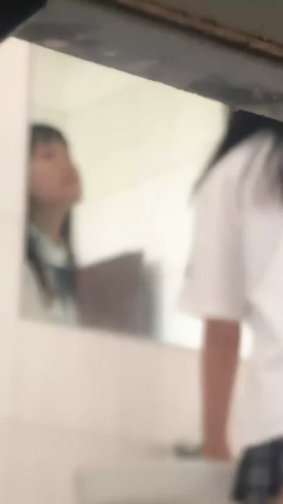 中国トイレで盗撮！お尻丸出しハプニング のスクリーンショット 2