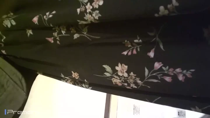 【隠し撮り】女子トイレ潜入！8人目の衝撃映像 のスクリーンショット 3