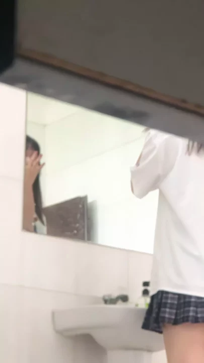 中国トイレで盗撮！お尻丸出しハプニング のスクリーンショット 3