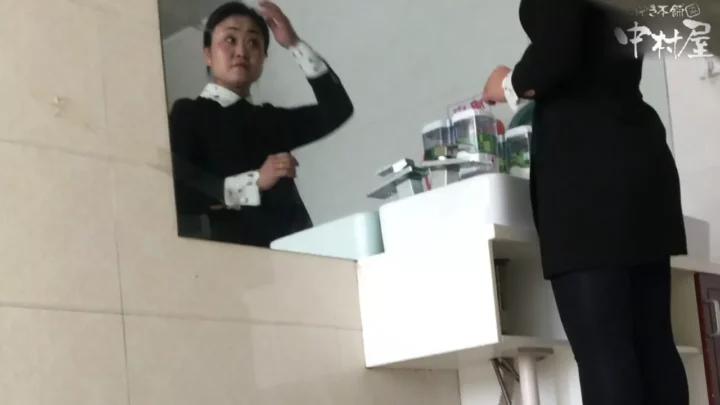芸術大学のトイレで盗撮！禁断のフェティシズム のスクリーンショット 4