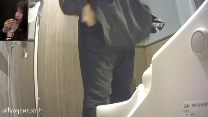 トイレ盗撮！天使の笑顔の下に秘めた甘い蜜 のスクリーンショット 4