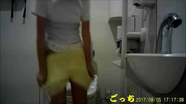女子高生の秘密の放課後、盗撮された欲望 のスクリーンショット 1