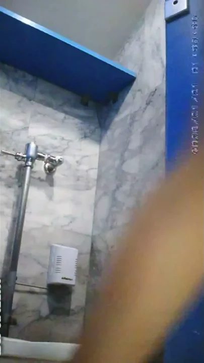 【盗撮】女子トイレの隠しカメラが捉えたタイ人女子学生の素顔 のスクリーンショット 12