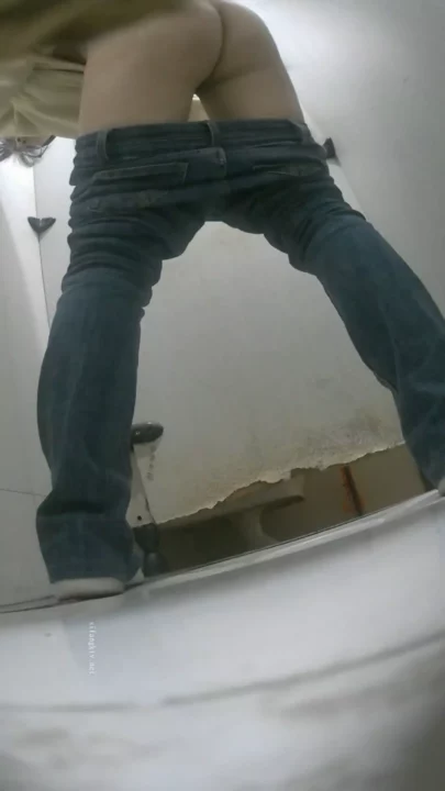 大学トイレ盗撮 第6弾：秘密の覗き見キャンパスライフ のスクリーンショット 4