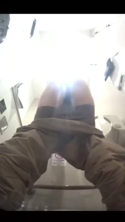 【BYAN】隠し撮り！トイレ喫茶で無防備な淑女の秘め事 のスクリーンショット 4