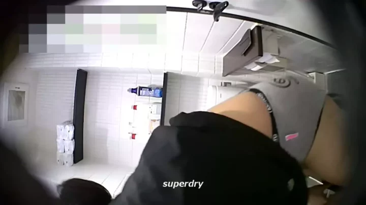 衝撃！盗撮視点に興奮…トイレ隠し撮り秘蔵コレクション のスクリーンショット 5