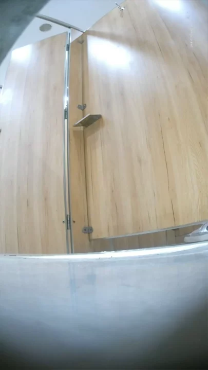 KTV女子トイレの秘密！覗き見願望を刺激する絶景 のスクリーンショット 2