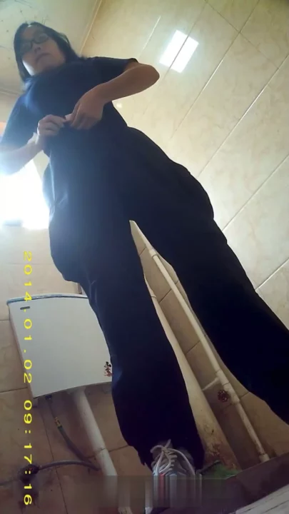 【高画質】中国女子トイレ盗撮！秘められた情事 のスクリーンショット 10