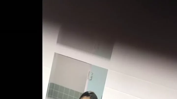 新春大放出！美少女たちの衝撃プライベート映像 のスクリーンショット 3