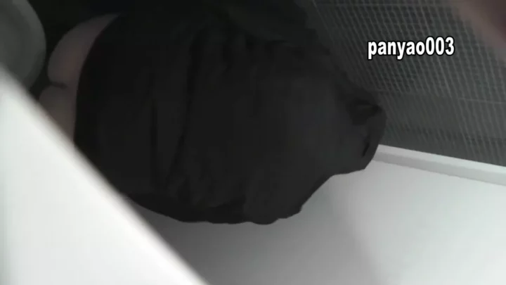 オフィスで狙われたOLたち！欲望のトイレ盗撮7 のスクリーンショット 8