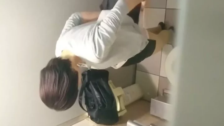 オフィス街の隠しカメラ！麗しの女性たちのトイレプライベート のスクリーンショット 5